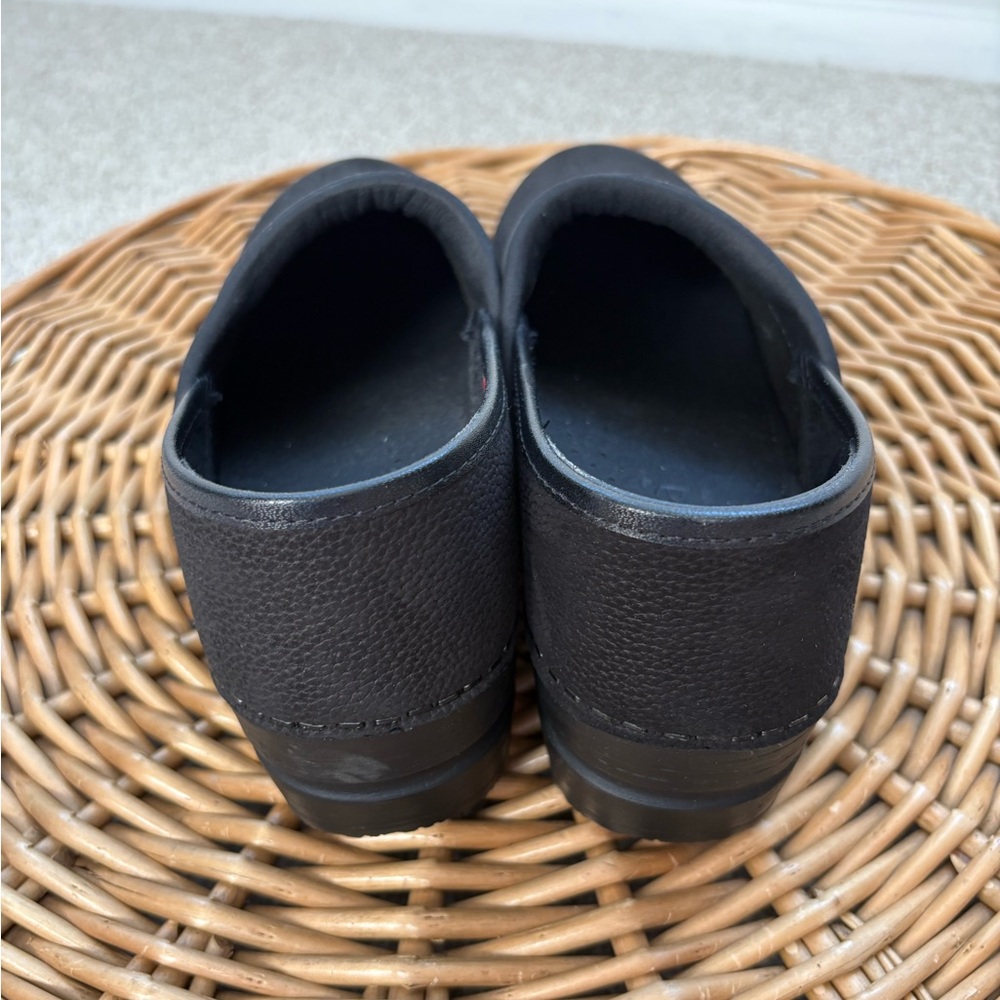 Sanita Professional Black Textured Oil Leather Women's Slip On Clogs Size 7.5/8 - Picture 6 of 11